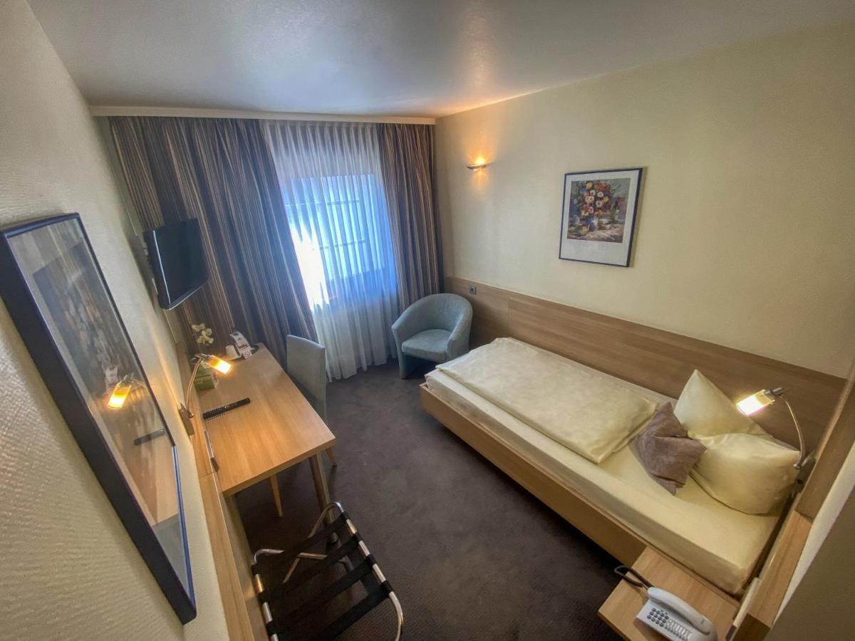 City Partner Hotel Berliner Hof คาร์ลสรูเฮอ ภายนอก รูปภาพ