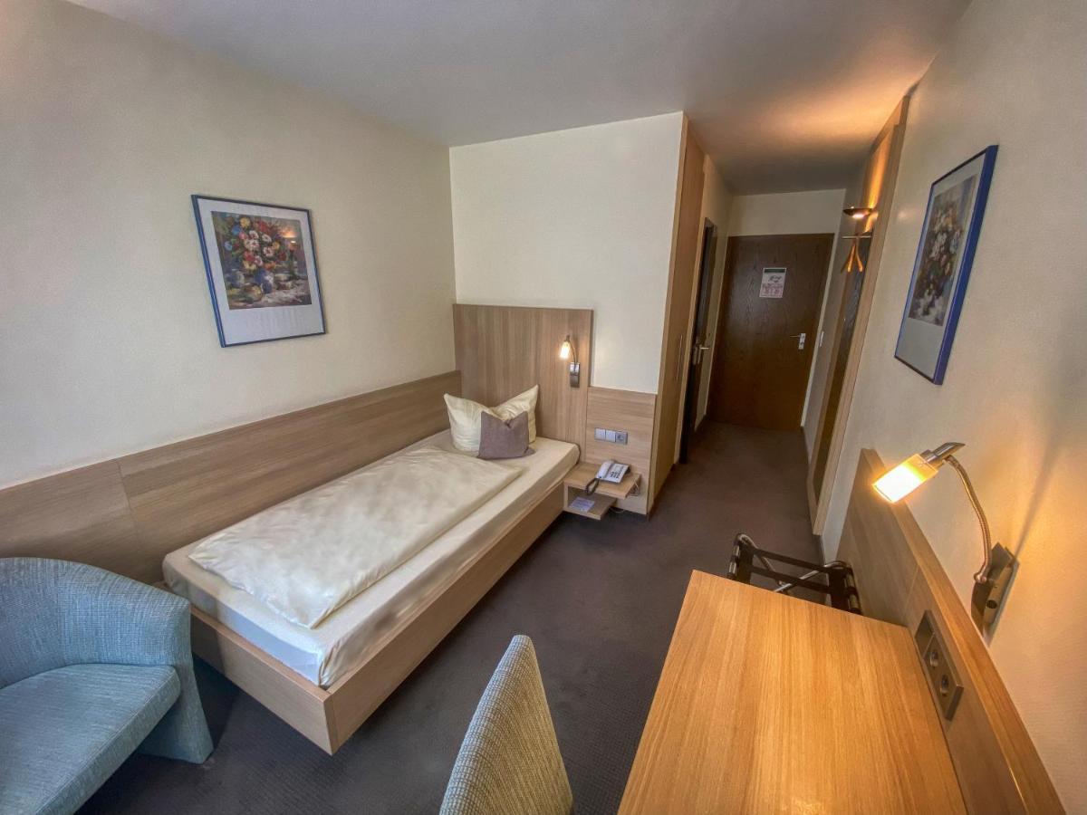 City Partner Hotel Berliner Hof คาร์ลสรูเฮอ ภายนอก รูปภาพ