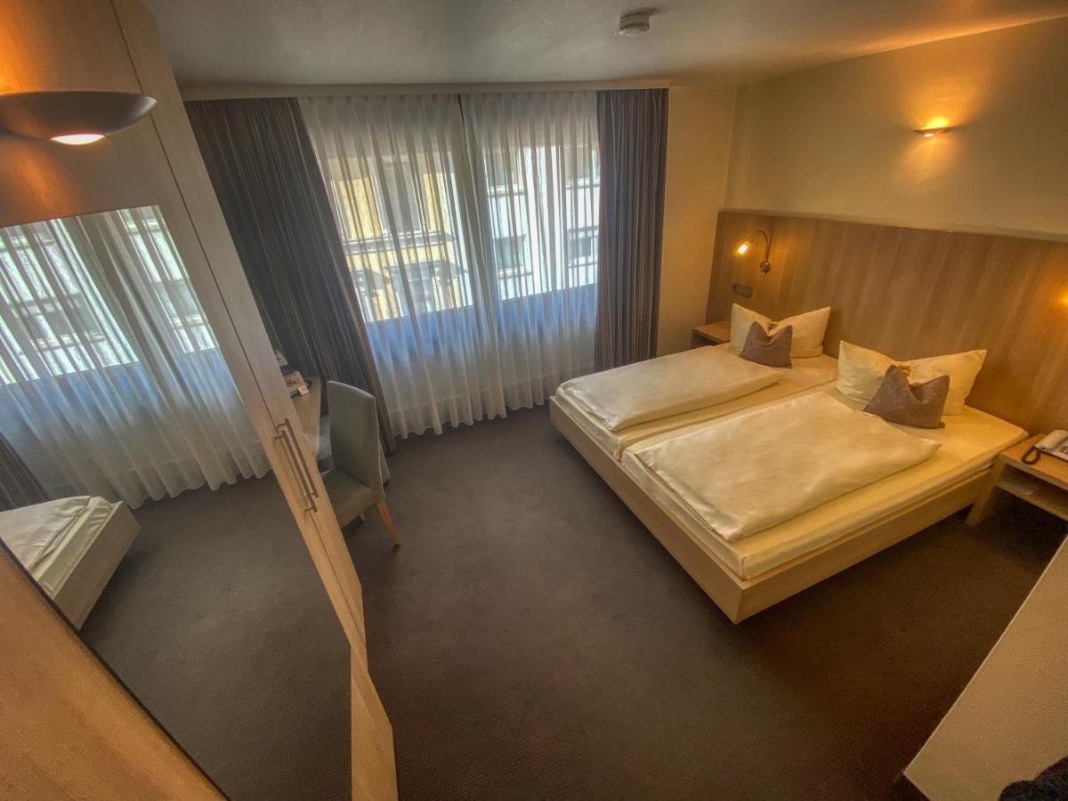 City Partner Hotel Berliner Hof คาร์ลสรูเฮอ ภายนอก รูปภาพ