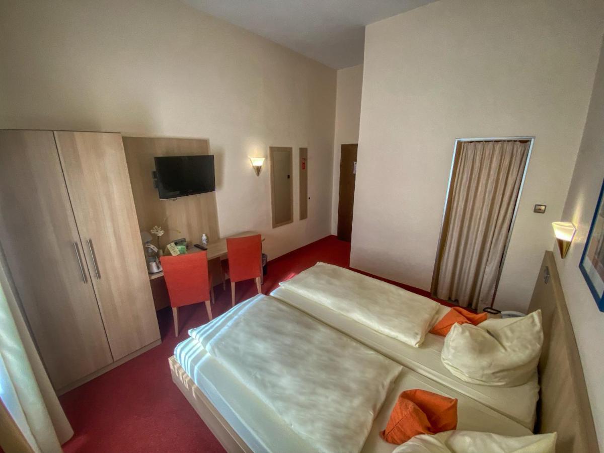 City Partner Hotel Berliner Hof คาร์ลสรูเฮอ ภายนอก รูปภาพ