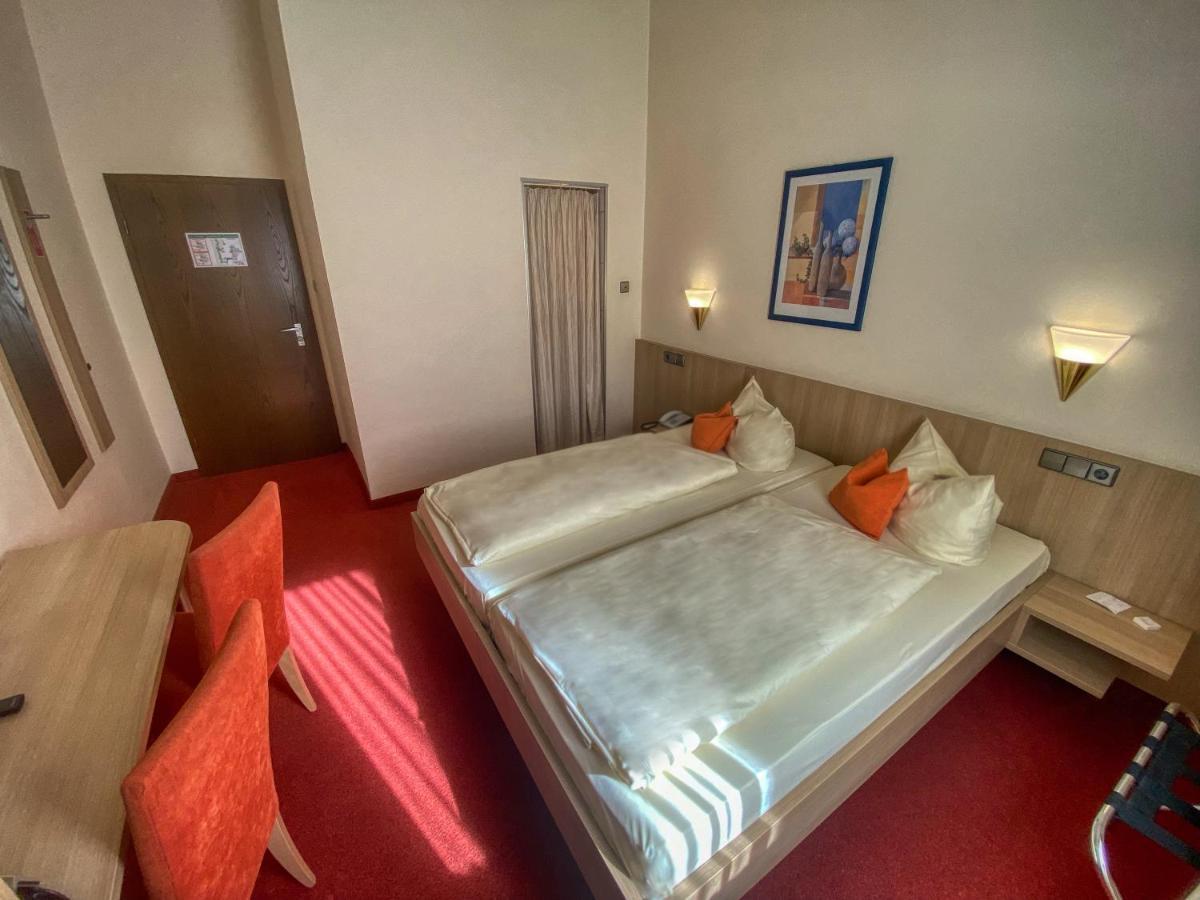 City Partner Hotel Berliner Hof คาร์ลสรูเฮอ ภายนอก รูปภาพ