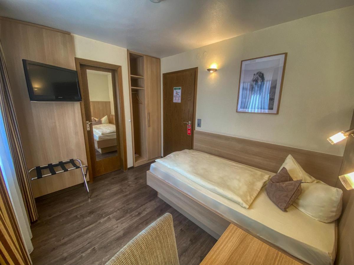 City Partner Hotel Berliner Hof คาร์ลสรูเฮอ ภายนอก รูปภาพ