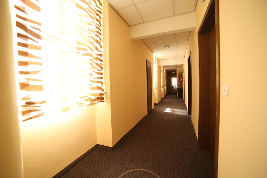 City Partner Hotel Berliner Hof คาร์ลสรูเฮอ ภายนอก รูปภาพ