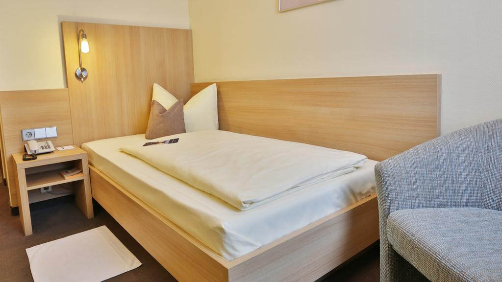 City Partner Hotel Berliner Hof คาร์ลสรูเฮอ ภายนอก รูปภาพ